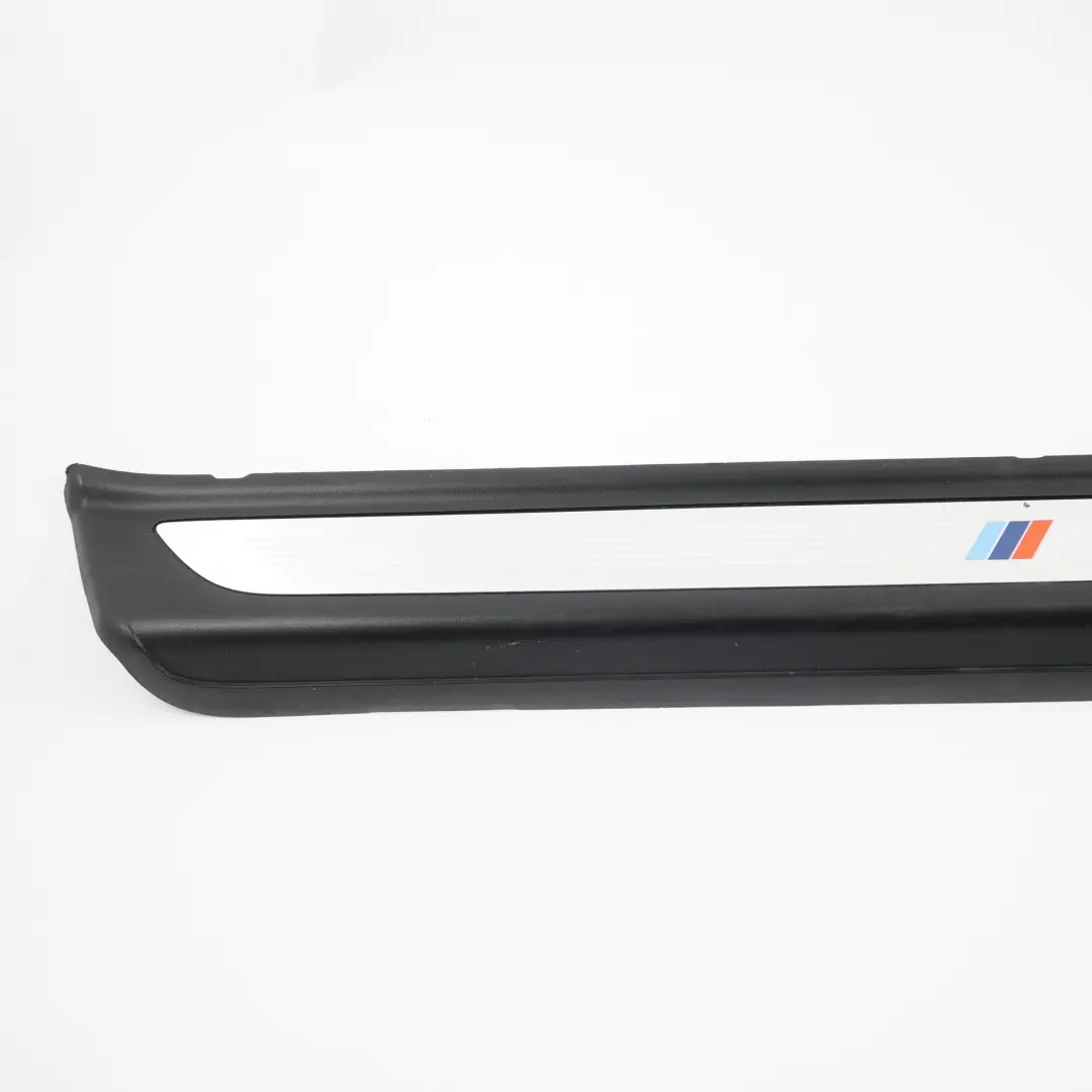 Coupé Entrada De La Puerta Tapa Tira Trim Derecha M Sport para BMW F13 con número de pieza 8051706 BMW F13 Coupé Entrada De La Puerta Tapa Tira Trim Derecha M Sport - SKU 8051706 - Número de pieza 8051706