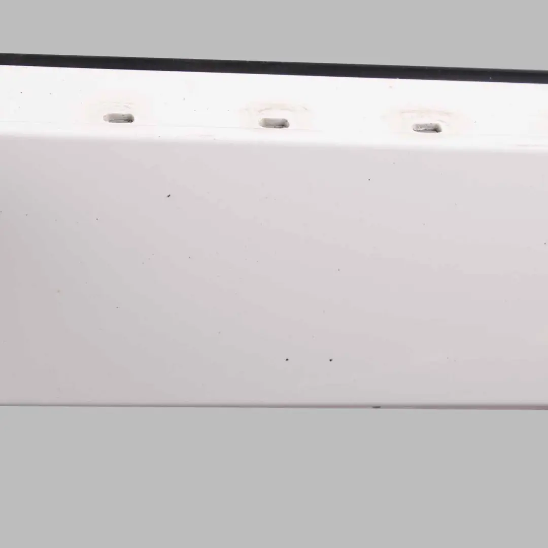 Striscia porta M Sport Trim sinistro Alpine White - 300 per BMW X3 F25 con numero di parte 8052081 BMW X3 F25 Striscia porta M Sport Trim sinistro Alpine White - 300 - SKU 8052081 - Numero di parte 8052081