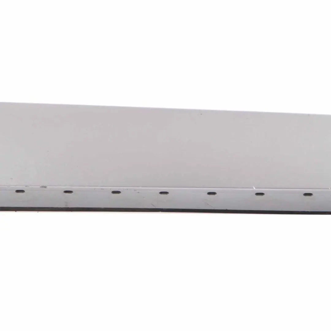 Tapa la Puerta Delantera Derecha Gris Espaciado A52 para BMW X3 F25 M Sport con número de pieza 8052082 BMW X3 F25 M Sport Tapa la Puerta Delantera Derecha Gris Espaciado A52 - SKU 8052082-SCG - Número de pieza 8052082