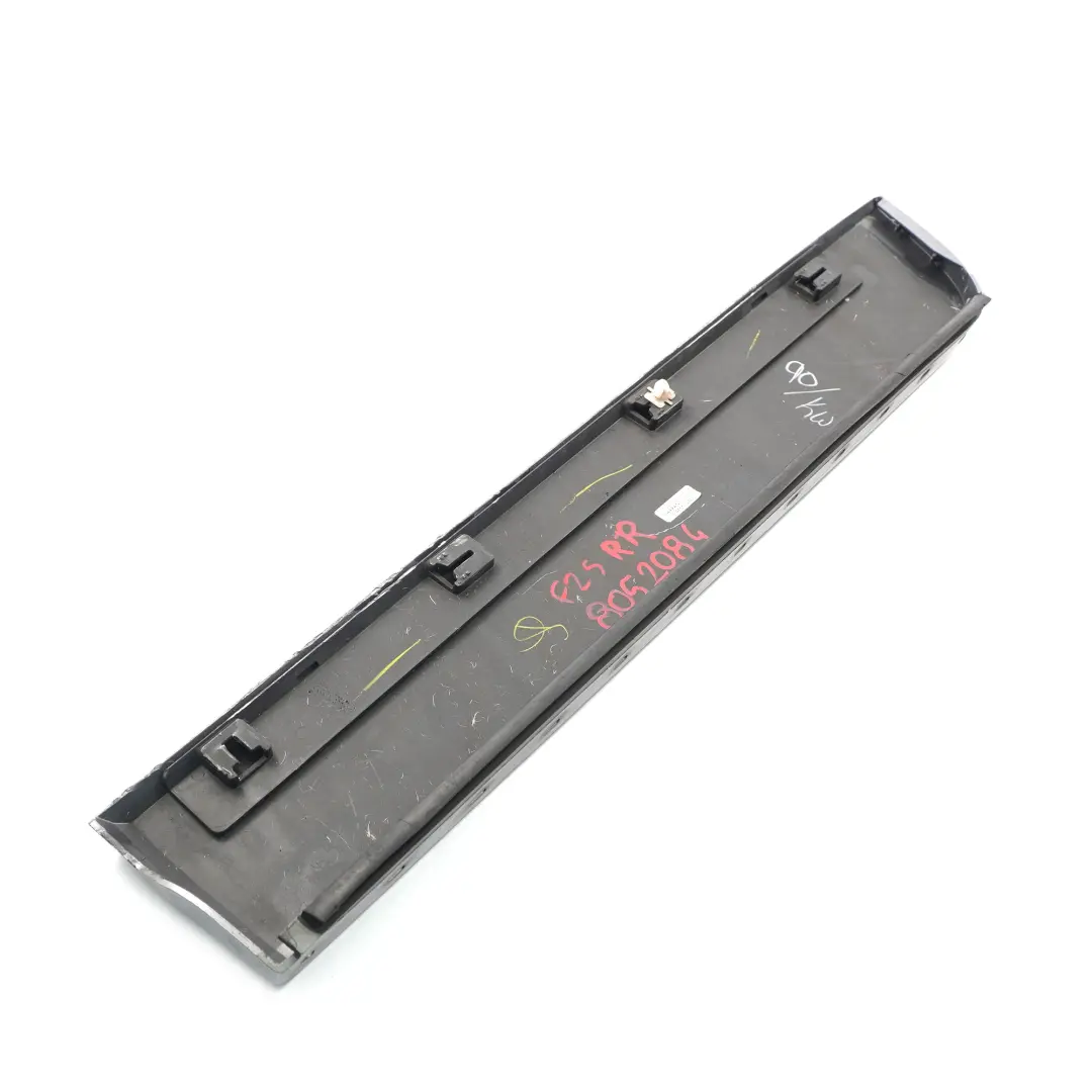 Tira de puerta M Sport Trim Trasera Derecha Gris Espacial A52 para BMW X3 F25 con número de pieza 8052084 BMW X3 F25 Tira de puerta M Sport Trim Trasera Derecha Gris Espacial A52 - SKU 8052084-SCG - Número de pieza 8052084