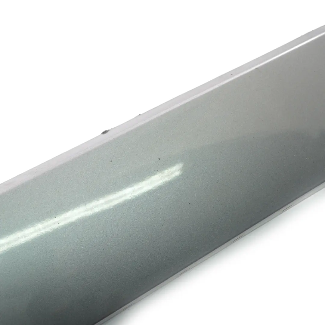 Striscia Porta M Sport Posteriore Destro Grigio Spazio A52 per BMW X3 F25 con numero di parte 8052084 BMW X3 F25 Striscia Porta M Sport Posteriore Destro Grigio Spazio A52 - SKU 8052084-SCG - Numero di parte 8052084