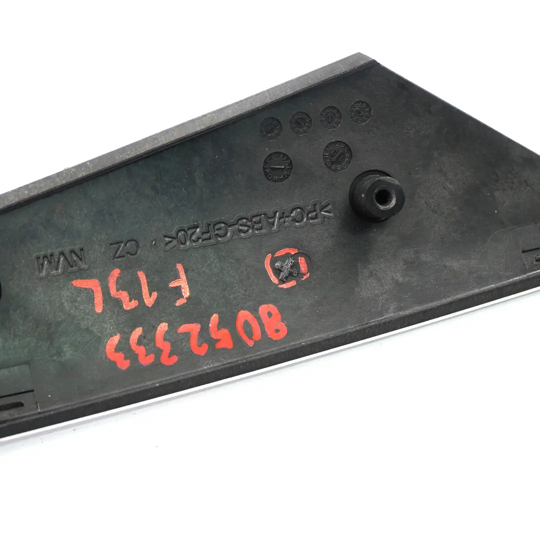 Puerta Trasera Izquierda Embellecedor Decorativo Aluminio Hexagon para BMW F13 con número de pieza 8052333 BMW F13 Puerta Trasera Izquierda Embellecedor Decorativo Aluminio Hexagon - SKU 8052333 - Número de pieza 8052333