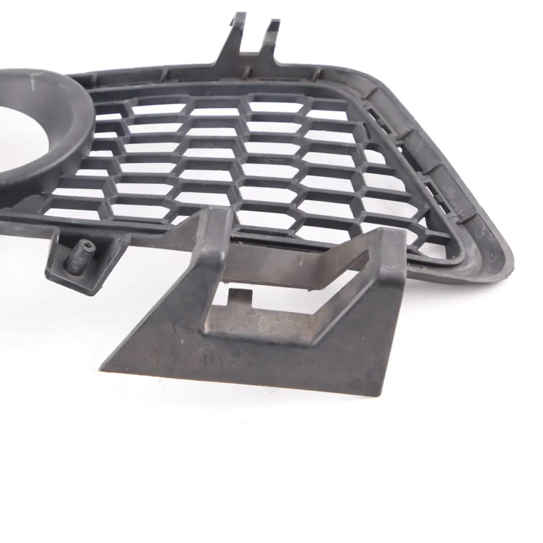 Kratka Prawa Światła Przeciwmgielnego Zderzaka Przód do BMW F30 F31 M Sport o numerze 8054156 BMW F30 F31 M Sport Kratka Prawa Światła Przeciwmgielnego Zderzaka Przód - SKU 8054156-1 - Numer Części 8054156
