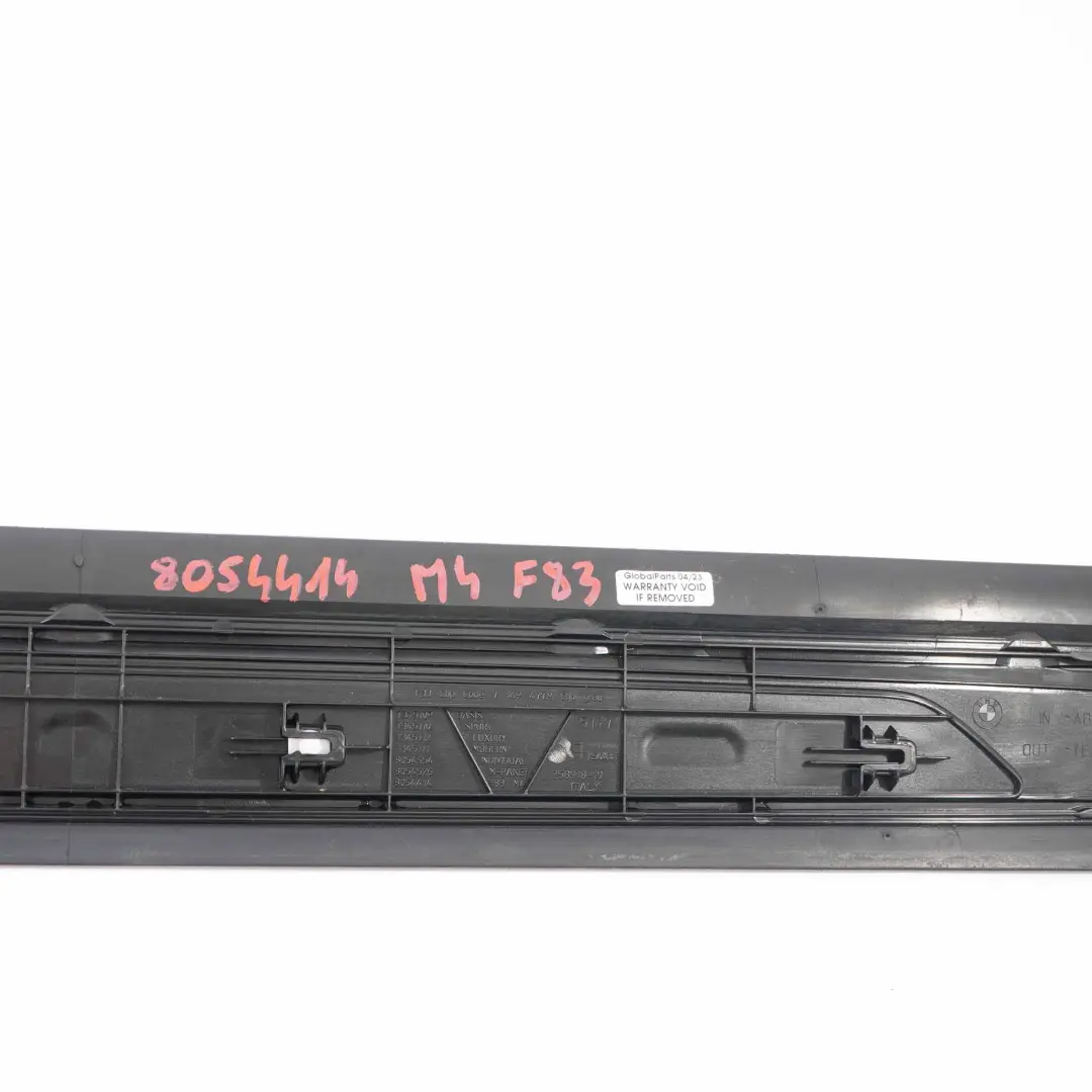 Panneau seuil porte Cache entrée Avant Gauche Droite pour BMW F83 M4 à propos du numéro de pièce 8054414 BMW F83 M4 Panneau seuil porte Cache entrée Avant Gauche Droite - SKU 8054414 - Numéro de pièce 8054414