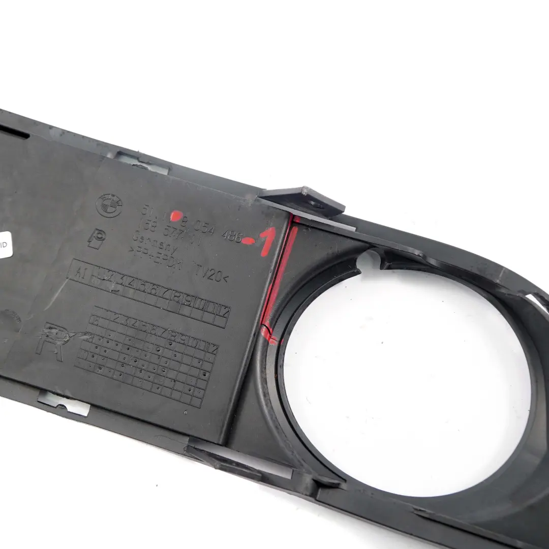 M-Sport Paraurti anteriore Griglia Nebbia Griglia Laterale Destra per BMW E82 E88 con numero di parte 8054486 BMW E82 E88 M-Sport Paraurti anteriore Griglia Nebbia Griglia Laterale Destra - SKU 8054486-1 - Numero di parte 8054486