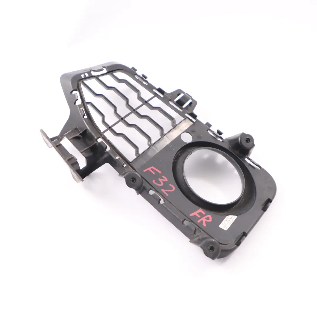 Pare-chocs avant Grille Feu antibrouillard Cadre droit pour BMW F32 M Sport à propos du numéro de pièce 8054508 BMW F32 M Sport Pare-chocs avant Grille Feu antibrouillard Cadre droit - SKU 8054508 - Numéro de pièce 8054508