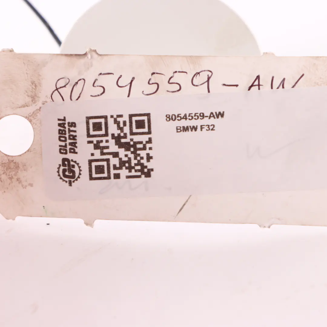 BMW F32 F33 M Pakiet Zaślepka Haka Zderzaka Biała - SKU 8054559-AW - Numer Części 8054559