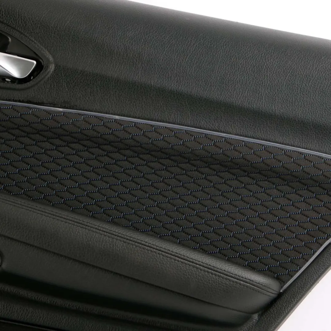 Puerta Trasera Derecha Revestimiento Tarjeta Tela Hexágono Alcantara para BMW F20 con número de pieza 8054918 BMW F20 Puerta Trasera Derecha Revestimiento Tarjeta Tela Hexágono Alcantara - SKU 8054918 - Número de pieza 8054918