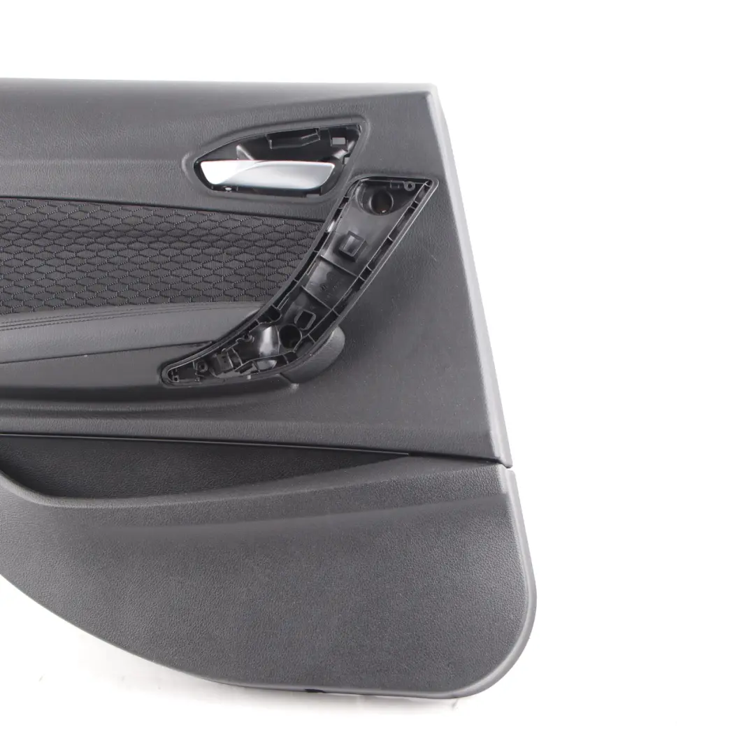 Tarjeta Puerta Trasera Izquierda Forro Tela Hexágono Alcántara Antracita para BMW F20 con número de pieza 8054919 BMW F20 Tarjeta Puerta Trasera Izquierda Forro Tela Hexágono Alcántara Antracita - SKU 8054919 - Número de pieza 8054919