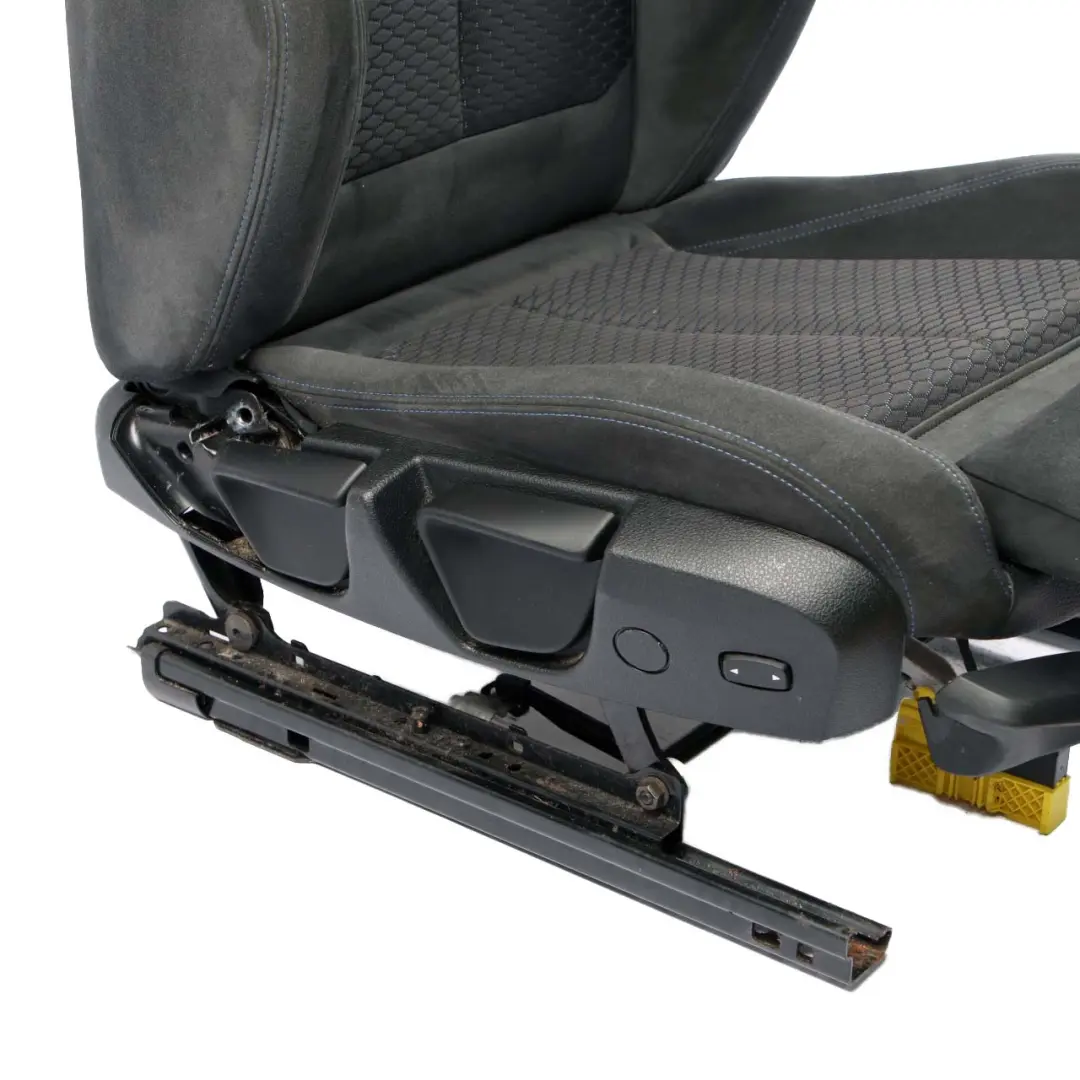 Siège Avant Droit Sport N/S Tissu Hexagone Alcantara Anthracite pour BMW F20 M Sport à propos du numéro de pièce 8055048 BMW F20 M Sport Siège Avant Droit Sport N/S Tissu Hexagone Alcantara Anthracite - SKU 8055048 - Numéro de pièce 8055048