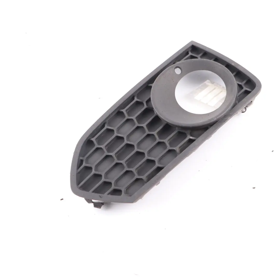 Front Bumper Grille BMW F22 F23 M Sport Grid Lateral Cover Fog Light Right O/S to with Part number 8055320 Front Bumper Grille BMW F22 F23 M Sport Grid Lateral Cover Fog Light Right O/S - SKU 8055320-1 - Part number 8055320