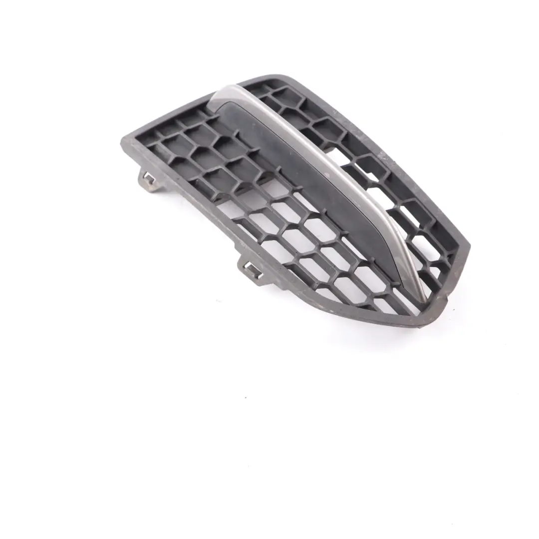 Griglia Paraurti Anteriore Destro Copertura Fendinebbia per BMW F22 F23 LCI con numero di parte 8055956 BMW F22 F23 LCI Griglia Paraurti Anteriore Destro Copertura Fendinebbia - SKU 8055956 - Numero di parte 8055956