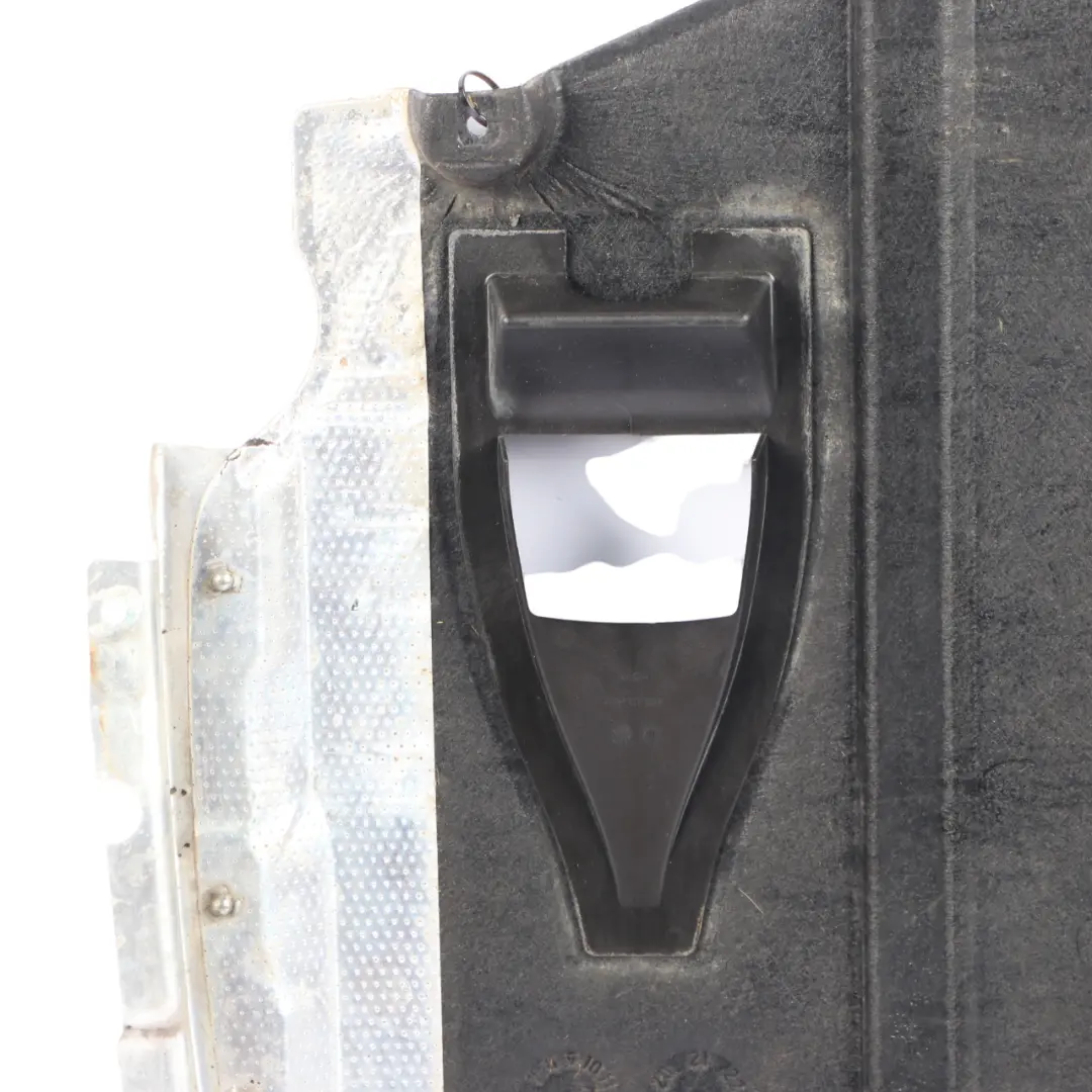 Mitte Unterbodenschutzblech Beschichtung für BMW F80 M3 F82 M4 mit Teilenummer 8055961 BMW F80 M3 F82 M4 Mitte Unterbodenschutzblech Beschichtung - SKU 8055961 - Teilenummer 8055961