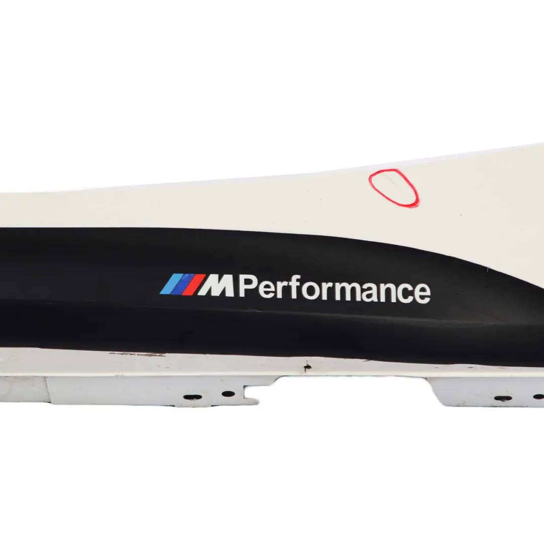 Minigonna Laterale M Sport Striscia Sinistra Alpinweiss 3 Bianco - 300 per BMW F20 con numero di parte 8056815 BMW F20 Minigonna Laterale M Sport Striscia Sinistra Alpinweiss 3 Bianco - 300 - SKU 8056815-AW1 - Numero di parte 8056815