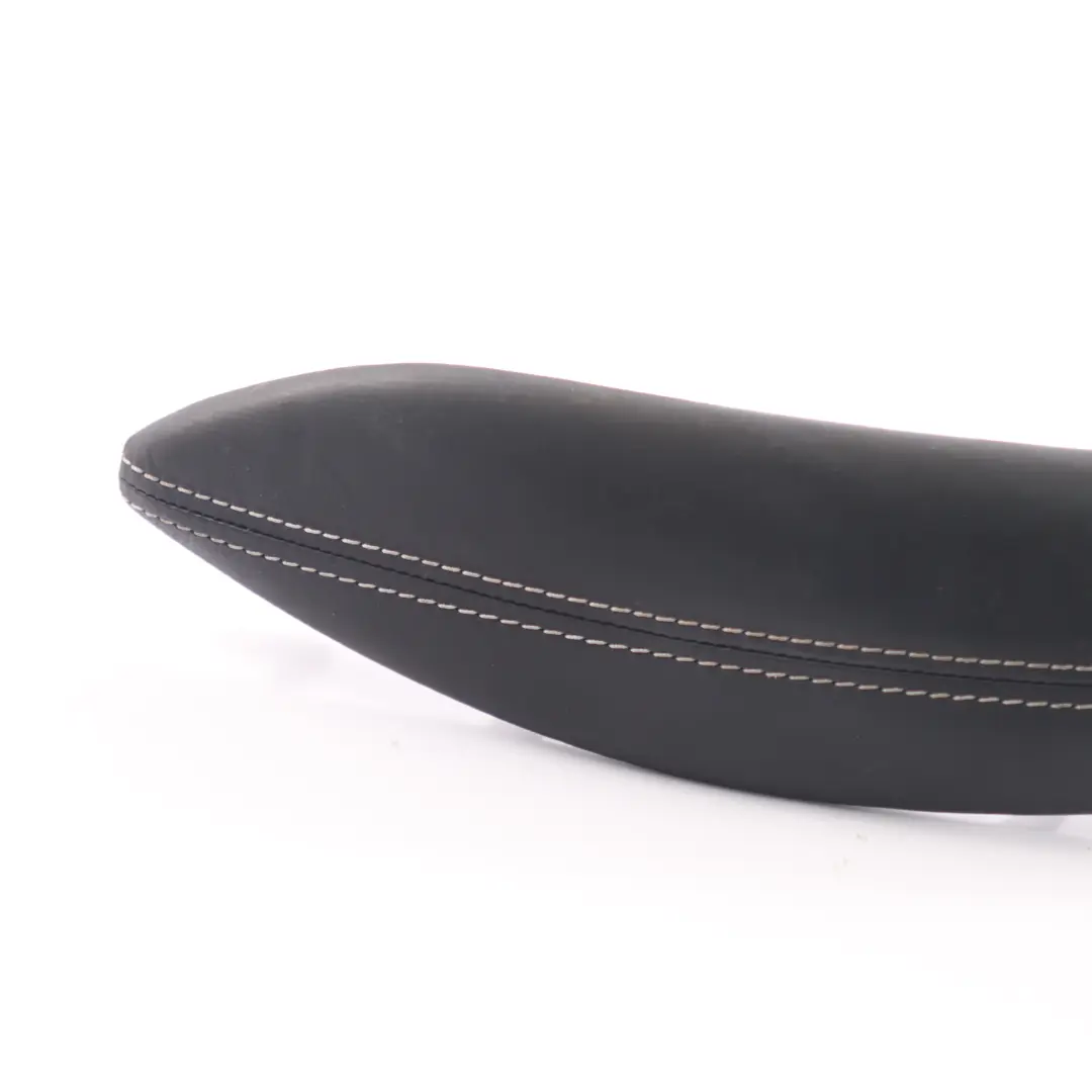 Manija Cubierta Interior Cuero Izquierda Negro Silverstone para BMW F80 M3 F82 M4 con número de pieza 8057635 BMW F80 M3 F82 M4 Manija Cubierta Interior Cuero Izquierda Negro Silverstone - SKU 8057635 - Número de pieza 8057635