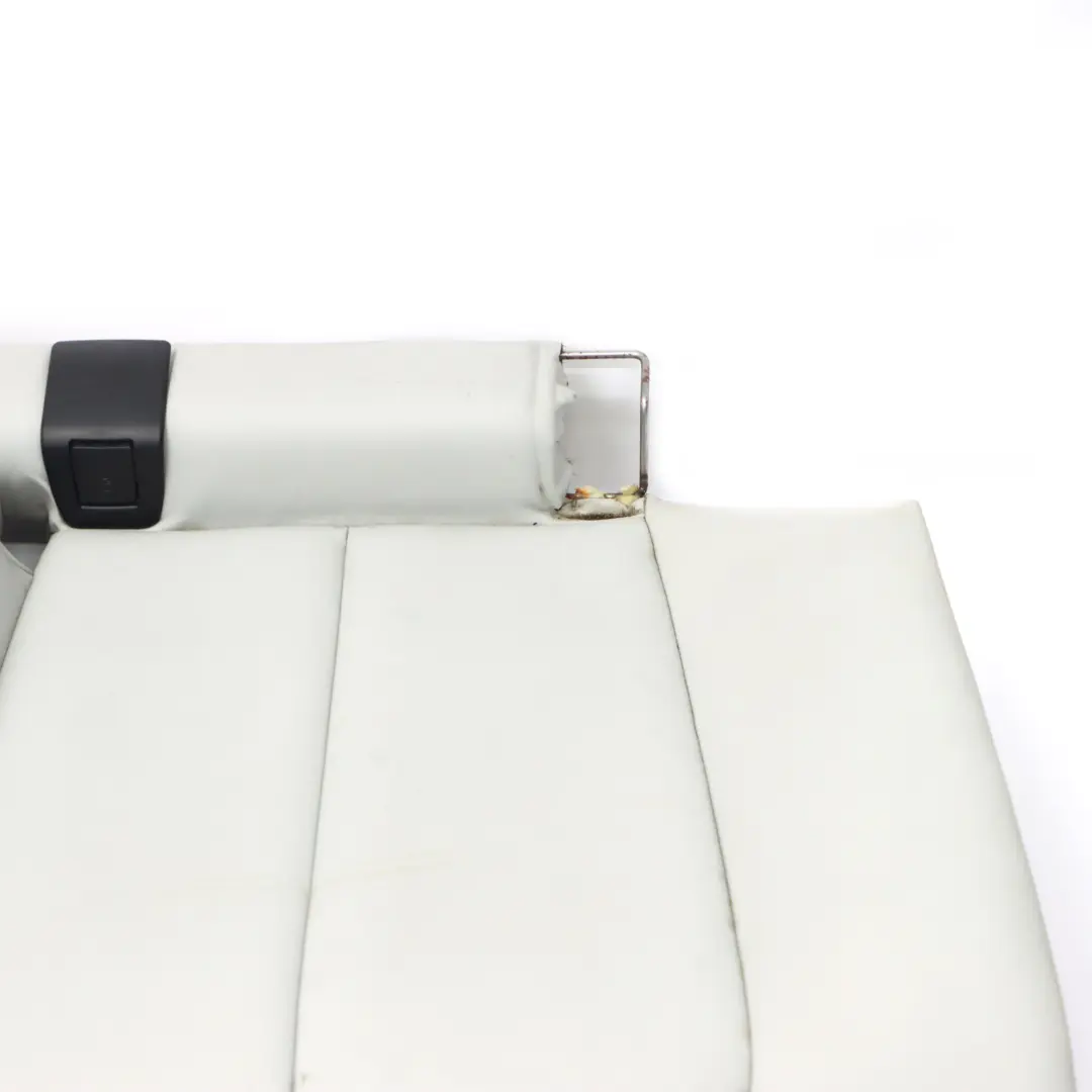 Banquette arrière Canapé housse en cuir Silverstone pour BMW F83 M4 à propos du numéro de pièce 8058179 BMW F83 M4 Banquette arrière Canapé housse en cuir Silverstone - SKU 8058179 - Numéro de pièce 8058179