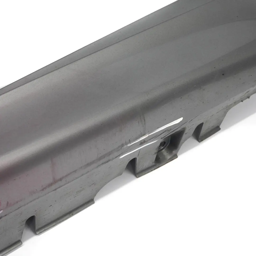 Faldón Lateral Derecho M Sport Sill Strip Cover Trim Spacegrau A52 para BMW X5 F15 con número de pieza 8058508 BMW X5 F15 Faldón Lateral Derecho M Sport Sill Strip Cover Trim Spacegrau A52 - SKU 8058508-SCG - Número de pieza 8058508
