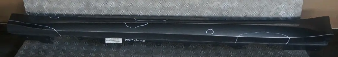 Sill Strip Faldon Lateral Izquierdo Gris Mineralgrau - B39 para BMW F82 E83 M4 con número de pieza 8059627 BMW F82 E83 M4 Sill Strip Faldon Lateral Izquierdo Gris Mineralgrau - B39 - SKU 8059627-MG - Número de pieza 8059627