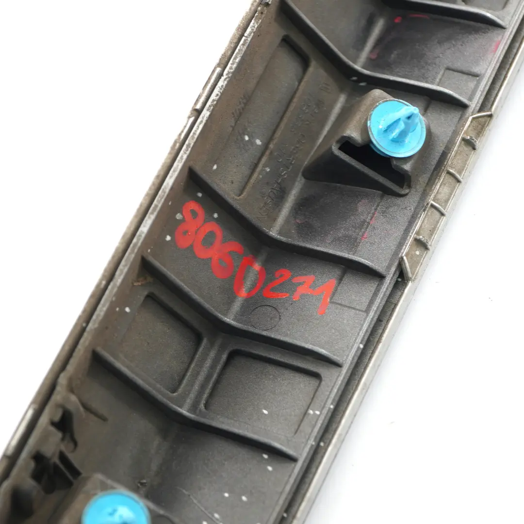 Panneau de Porte Avant Gauche M Sport Recouvrement panneau pour BMW X1 F48 à propos du numéro de pièce 8060271 BMW X1 F48 Panneau de Porte Avant Gauche M Sport Recouvrement panneau - SKU 8060271 - Numéro de pièce 8060271