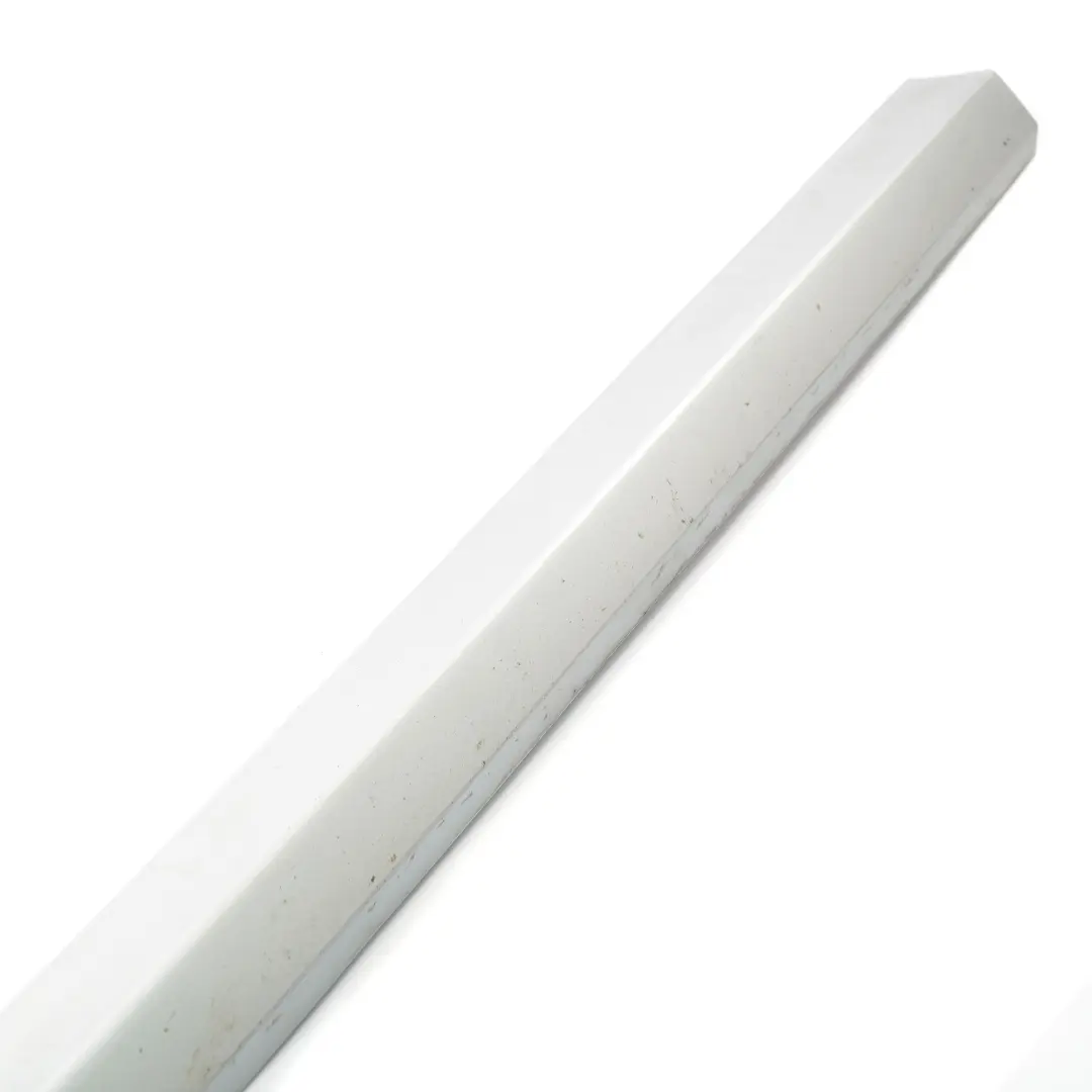 Banda de Puerta Delantera Izquierda M Sport Recubrimiento para BMW X1 F48 con número de pieza 8060271 BMW X1 F48 Banda de Puerta Delantera Izquierda M Sport Recubrimiento - SKU 8060271 - Número de pieza 8060271