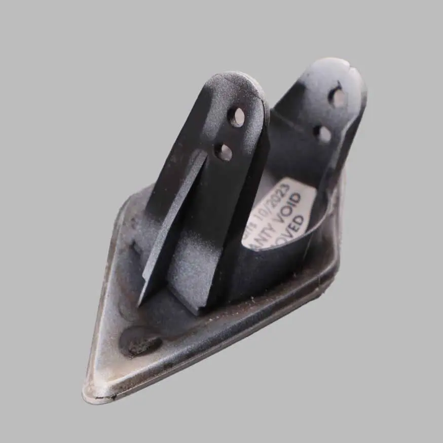 Front Headlight Washer Spray Cover Right O/S Alpine White to BMW F32 F36 M Sport with Part number 8060682 BMW F32 F36 M Sport Front Headlight Washer Spray Cover Right O/S Alpine White - SKU 8060682-AW - Part number 8060682