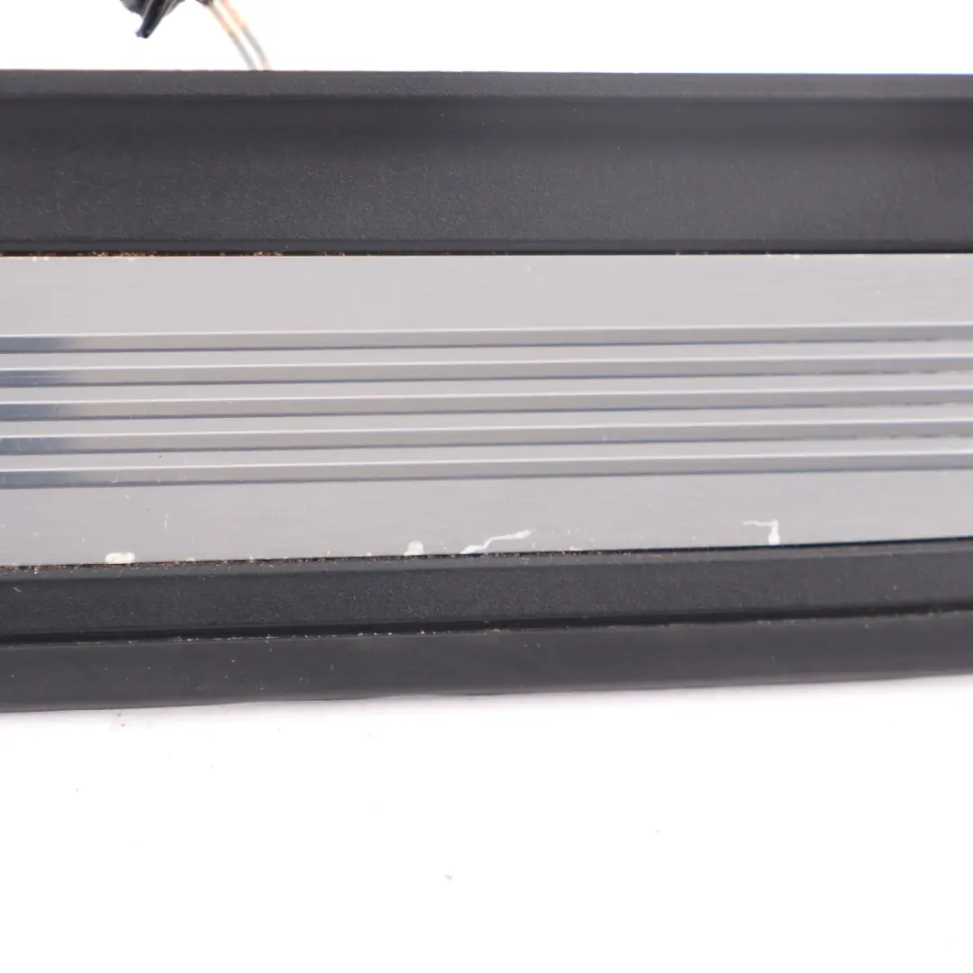 Pannello d'ingresso illuminato anteriore sinistro destro per BMW G30 M Sport con numero di parte 8061056 BMW G30 M Sport Pannello d'ingresso illuminato anteriore sinistro destro - SKU 8061056 - Numero di parte 8061056