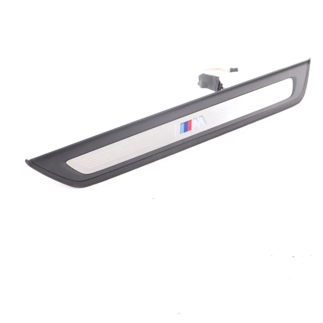 Pannello d'ingresso illuminato anteriore sinistro destro per BMW G30 M Sport con numero di parte 8061056 BMW G30 M Sport Pannello d'ingresso illuminato anteriore sinistro destro - SKU 8061056 - Numero di parte 8061056