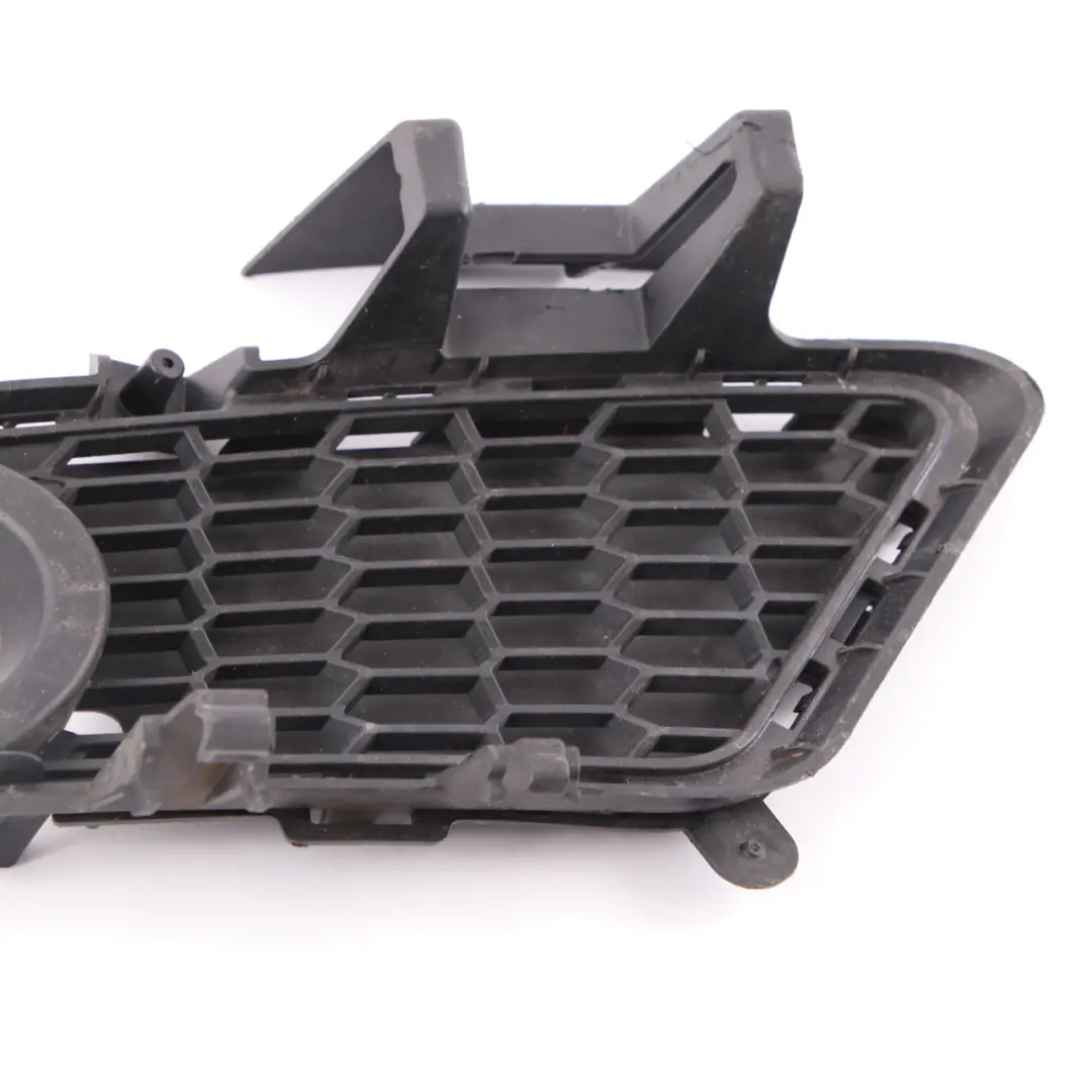 Front Bumper LED Fog Light Grid Grille Left N/S Black to BMW F30 F31 with Part number 8062635 BMW F30 F31 Front Bumper LED Fog Light Grid Grille Left N/S Black - SKU 8062635 - Part number 8062635