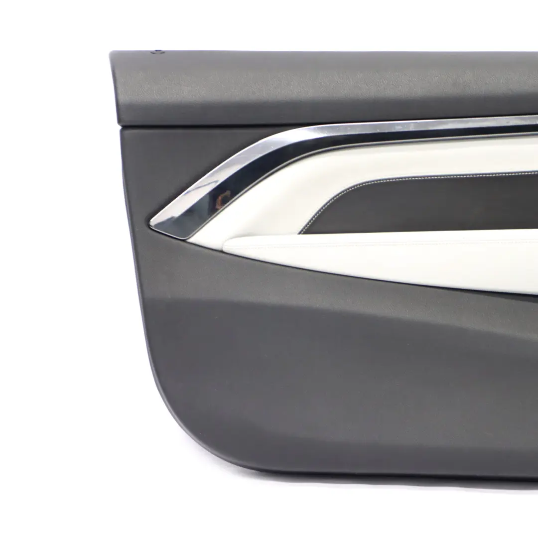 Boczek Drzwi Lewy Przedni Skóra Merino Silverstone do BMW F82 F83 M4 o numerze 8063597 BMW F82 F83 M4 Boczek Drzwi Lewy Przedni Skóra Merino Silverstone - SKU 8063597 - Numer Części 8063597