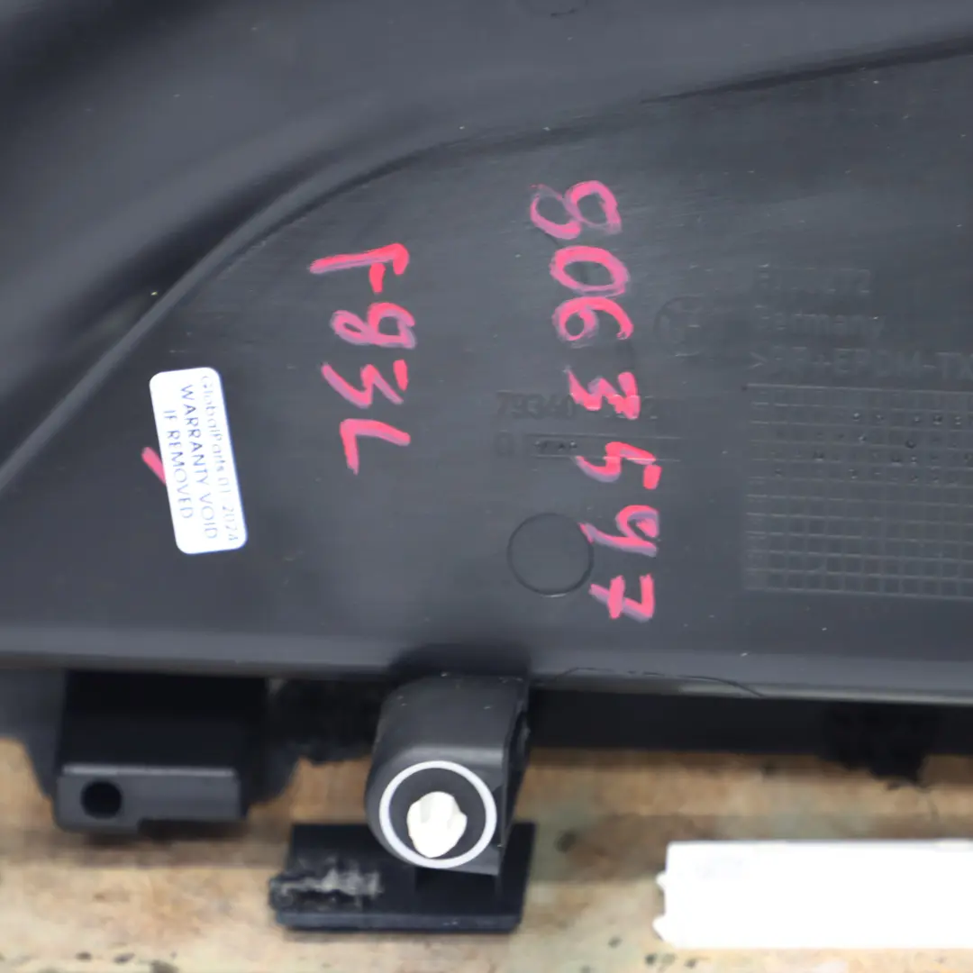 Delantero Izquierdo Forro Puerta Cuero Merino Silverstone para BMW F82 F83 M4 con número de pieza 8063597 BMW F82 F83 M4 Delantero Izquierdo Forro Puerta Cuero Merino Silverstone - SKU 8063597 - Número de pieza 8063597