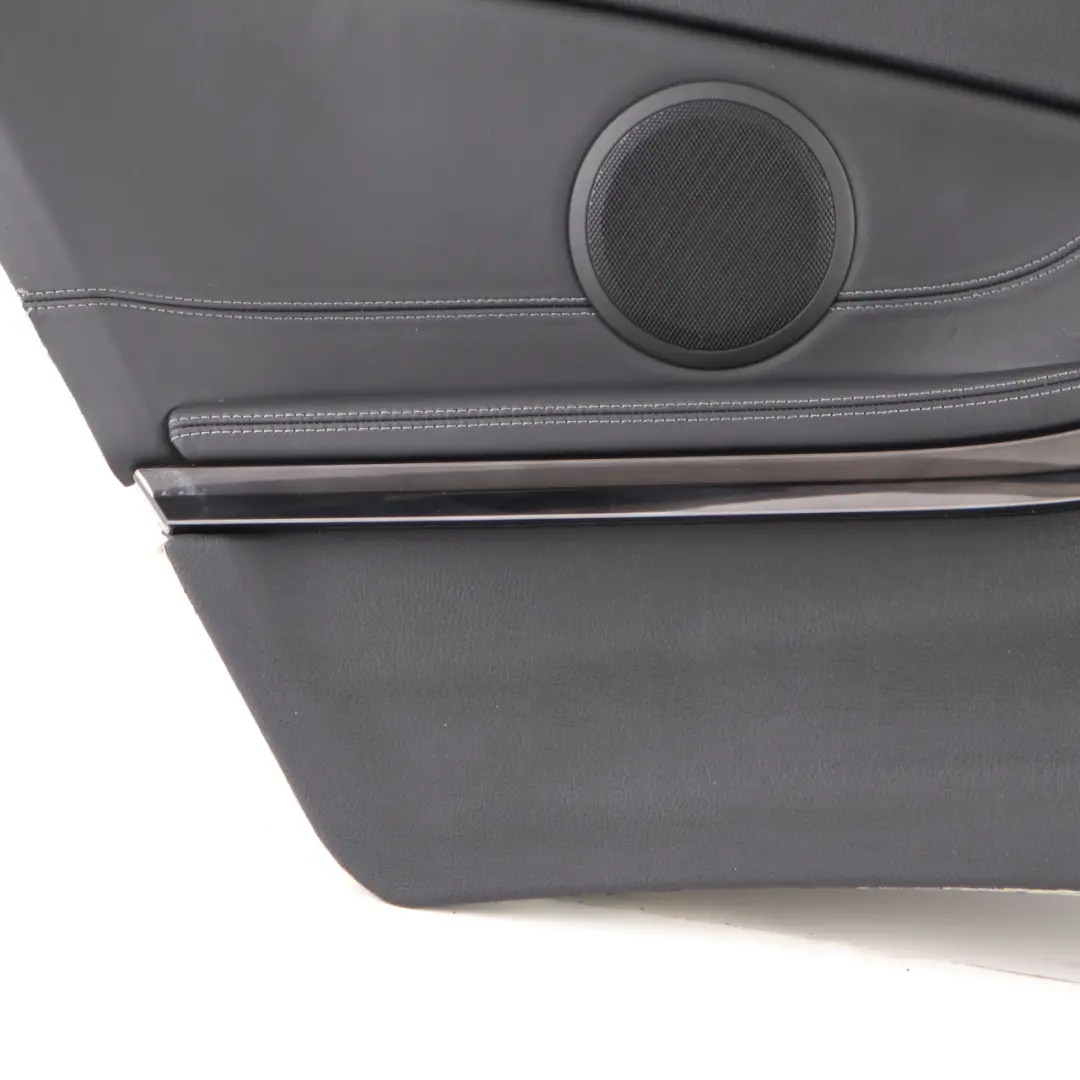 Embellecedor Lateral Trasero Izquierdo Tarjeta Cuero Merino Schwarz para BMW F82 M4 con número de pieza 8063651 BMW F82 M4 Embellecedor Lateral Trasero Izquierdo Tarjeta Cuero Merino Schwarz - SKU 8063651 - Número de pieza 8063651