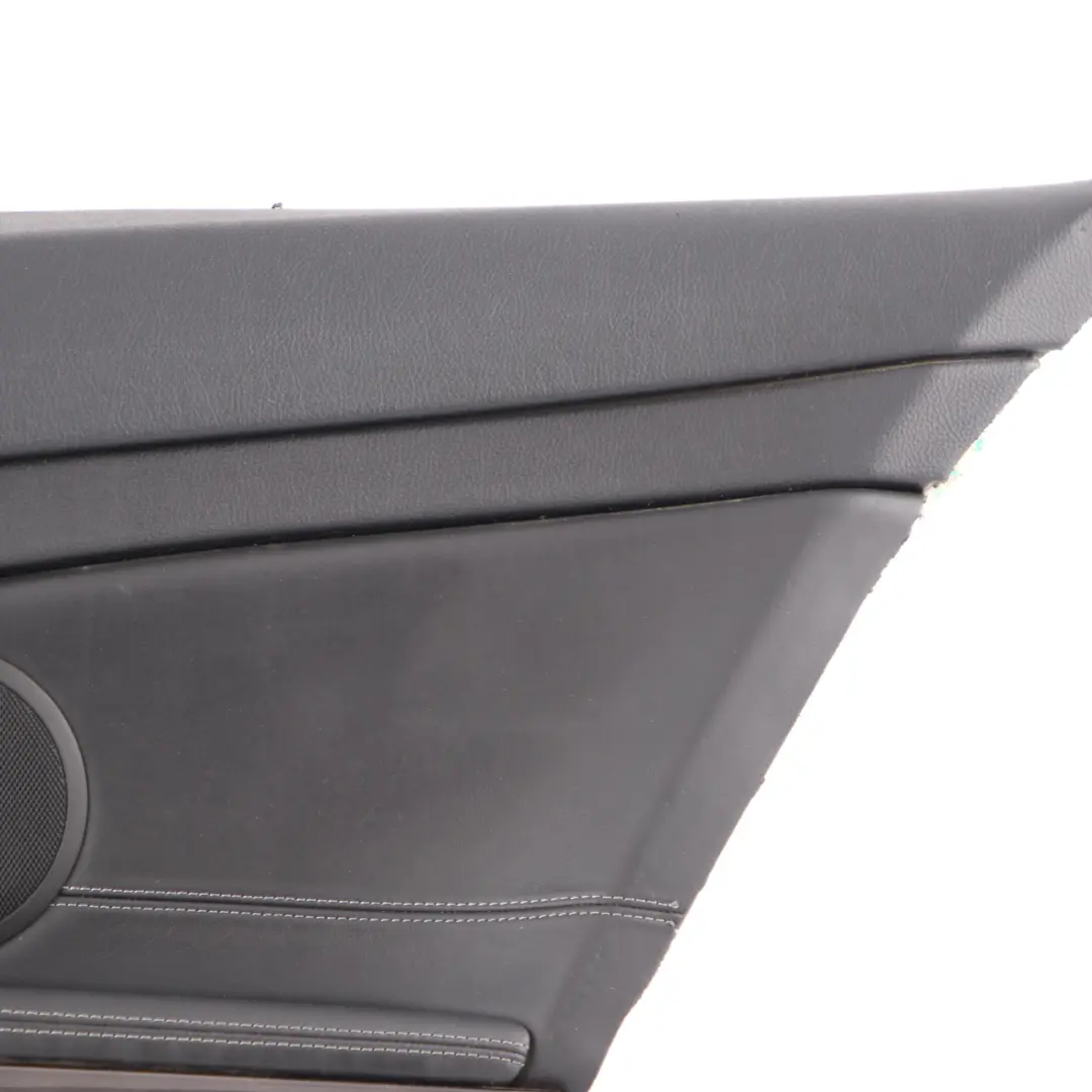 Embellecedor Lateral Trasero Forro Tarjeta Cuero Merino Negror para BMW F82 M4 con número de pieza 8063654 BMW F82 M4 Embellecedor Lateral Trasero Forro Tarjeta Cuero Merino Negror - SKU 8063654 - Número de pieza 8063654