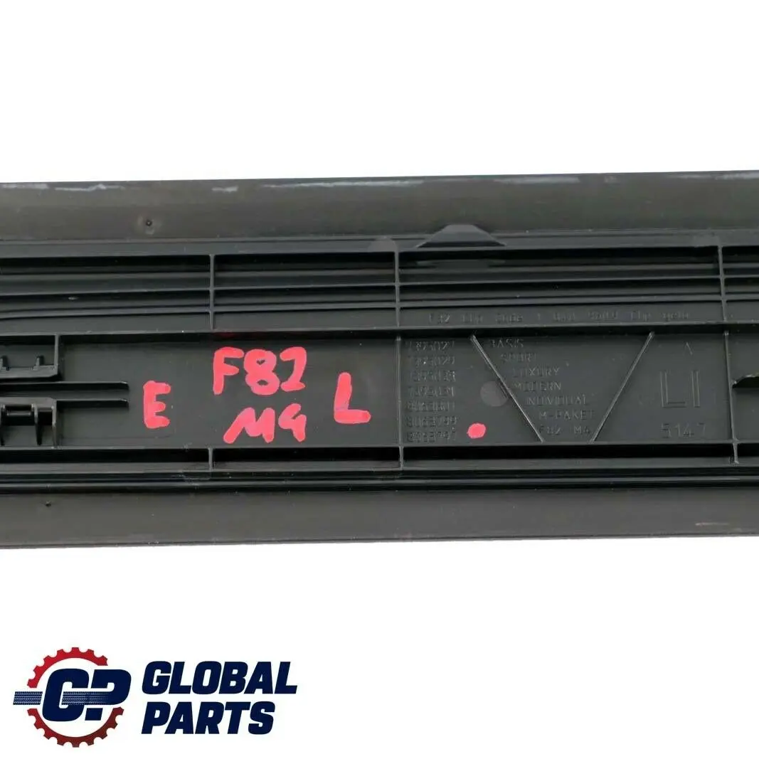 Tapa Tira Entrada Interior Negro Izquierda para BMW F82 M4 con número de pieza 8063797 BMW F82 M4 Tapa Tira Entrada Interior Negro Izquierda - SKU 8063797 - Número de pieza 8063797