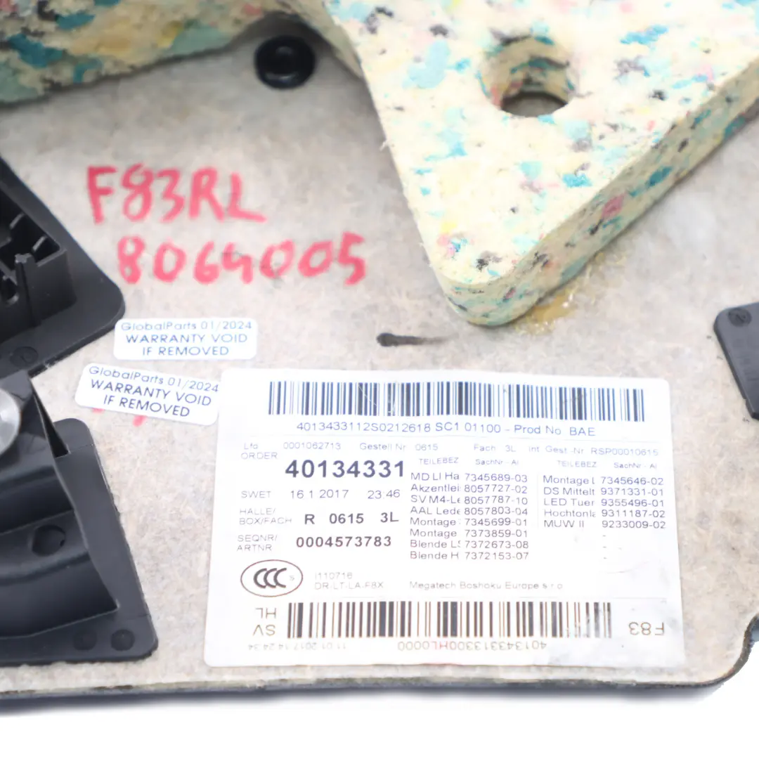 Panel Forro Lateral Trasero Izquierdo Cuero Negro Silverstone para BMW F83 M4 Cabrio con número de pieza 8064005 BMW F83 M4 Cabrio Panel Forro Lateral Trasero Izquierdo Cuero Negro Silverstone - SKU 8064005 - Número de pieza 8064005