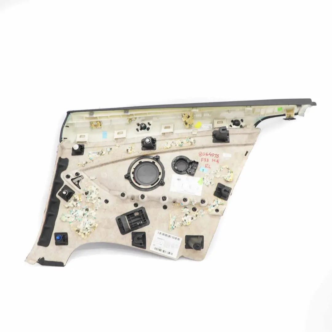 Pannello laterale HiFi Posteriore Sinistro Cabrio Pelle Sakhir per BMW F83 M4 con numero di parte 8064007 BMW F83 M4 Pannello laterale HiFi Posteriore Sinistro Cabrio Pelle Sakhir - SKU 8064007 - Numero di parte 8064007