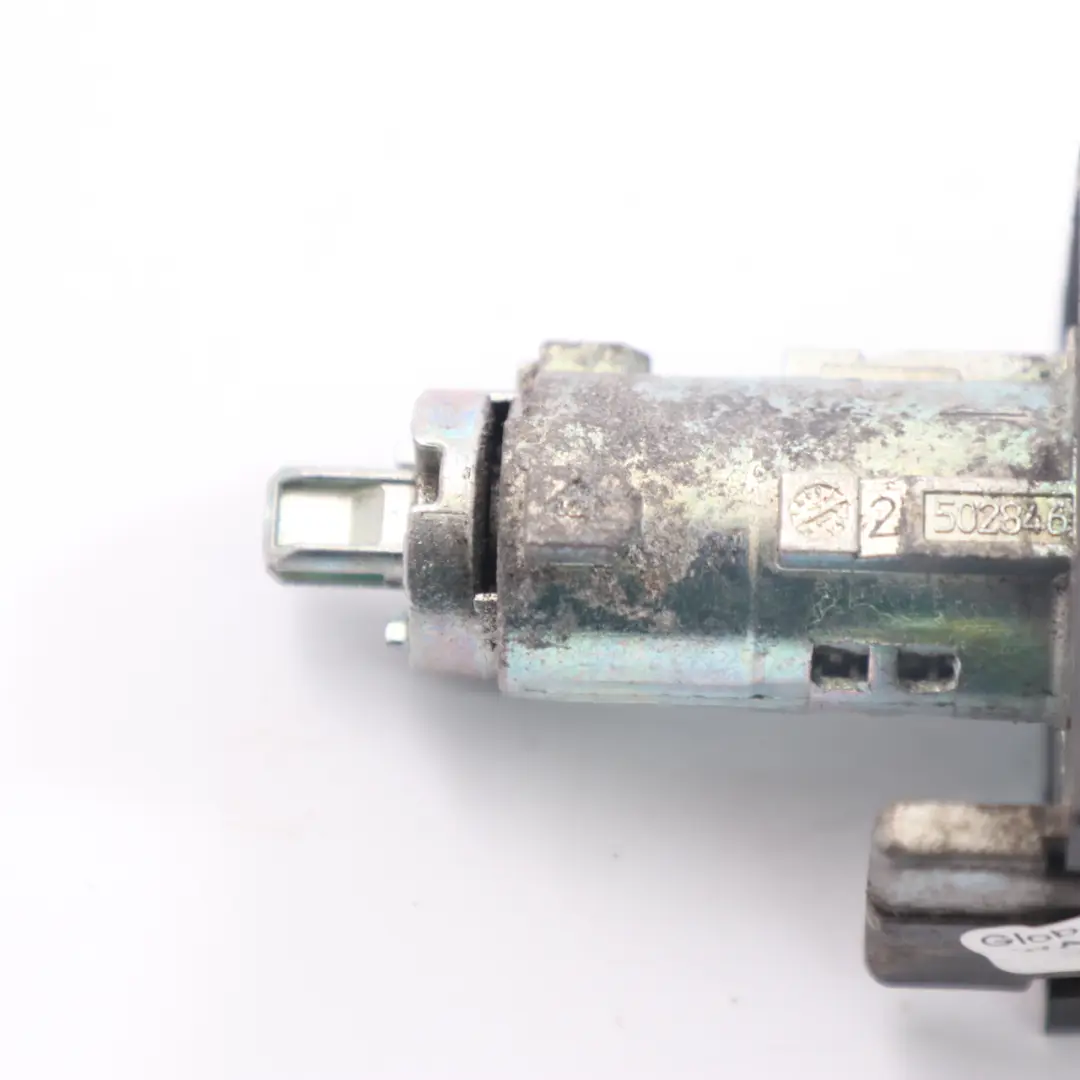 Cerradura Cilindro Puerta Delantera Tapa Cerradura para Renault Trafic 3 con número de pieza 806478331R Renault Trafic 3 Cerradura Cilindro Puerta Delantera Tapa Cerradura - SKU 806478331R - Número de pieza 806478331R