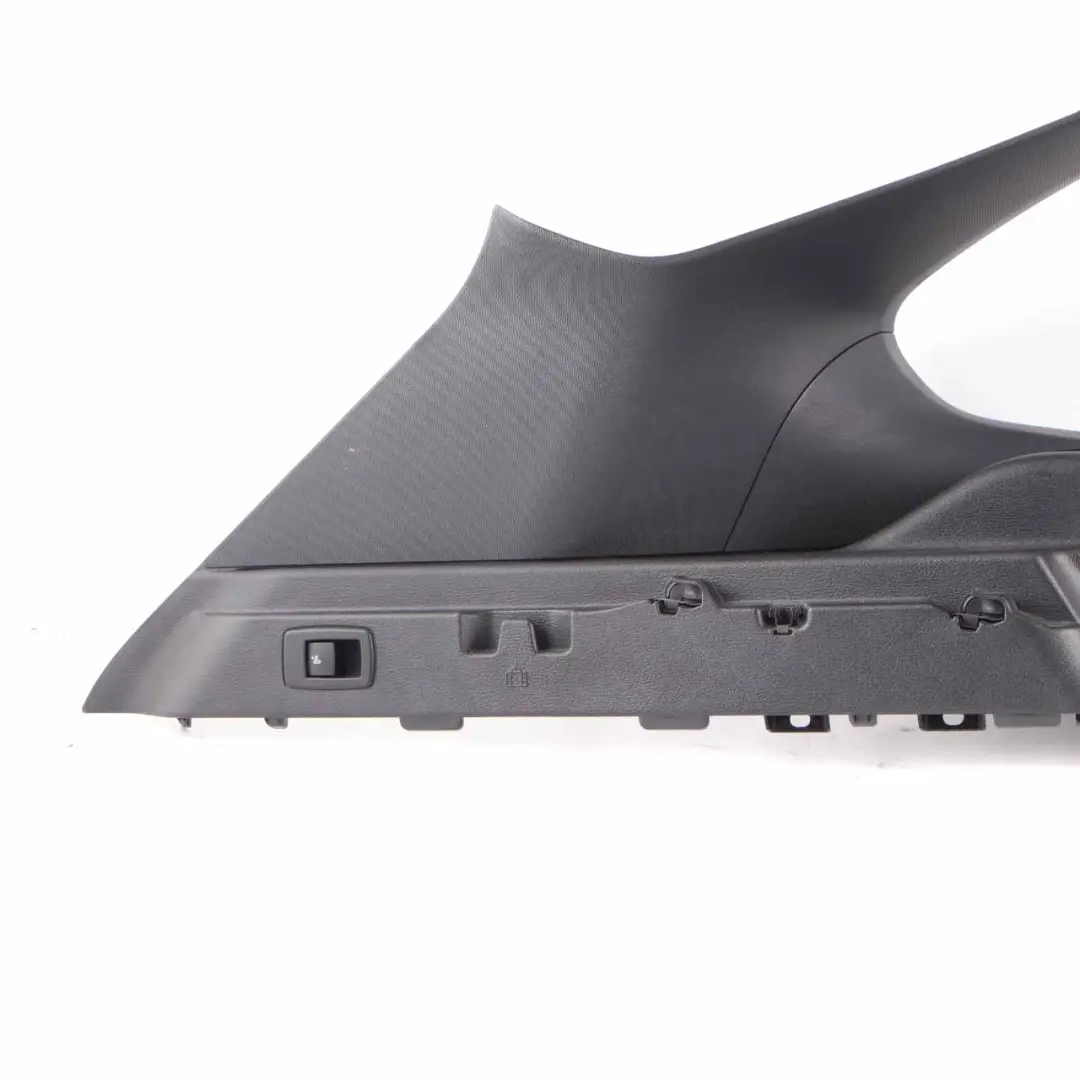 Tapa Pilar C D Izquierda Panel Negro para BMW X1 F48 con número de pieza 8065087 BMW X1 F48 Tapa Pilar C D Izquierda Panel Negro - SKU 8065087 - Número de pieza 8065087