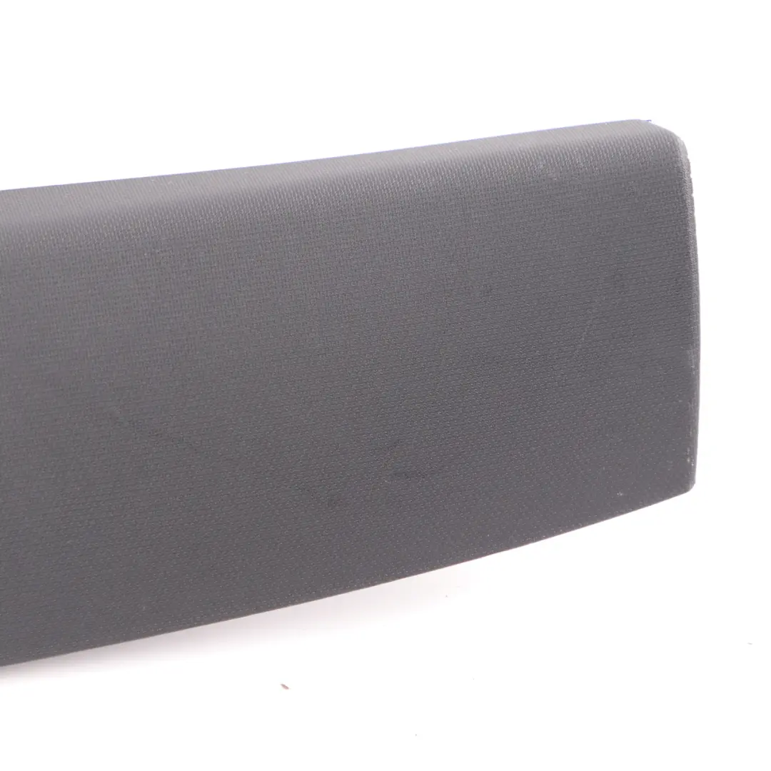 Portellone posteriore rivestimento interno superiore centrale per BMW F46 con numero di parte 8065340 BMW F46 Portellone posteriore rivestimento interno superiore centrale - SKU 8065340 - Numero di parte 8065340