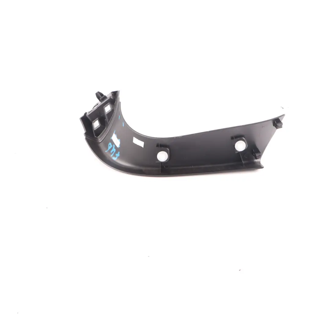 Puerta trasera Bota Trasera Izquierda Top Superior Recorte Negro 7318937 para BMW F46 con número de pieza 8065341 BMW F46 Puerta trasera Bota Trasera Izquierda Top Superior Recorte Negro 7318937 - SKU 8065341 - Número de pieza 8065341