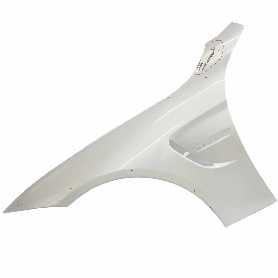 Panel Lateral Guardabarros Delantero Izquierdo Mineral White - A96 para BMW F82 M4 con número de pieza 8066917 BMW F82 M4 Panel Lateral Guardabarros Delantero Izquierdo Mineral White - A96 - SKU 8066917-MW - Número de pieza 8066917