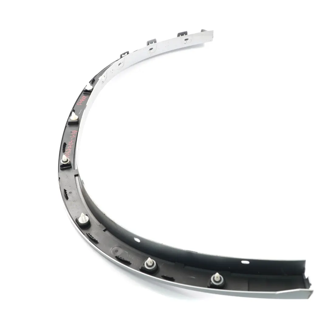 Enjoliveur de roue M Sport arrière droite Glacier Silver - A83 pour BMW X1 F48 à propos du numéro de pièce 8067704 BMW X1 F48 Enjoliveur de roue M Sport arrière droite Glacier Silver - A83 - SKU 8067704-GSB - Numéro de pièce 8067704