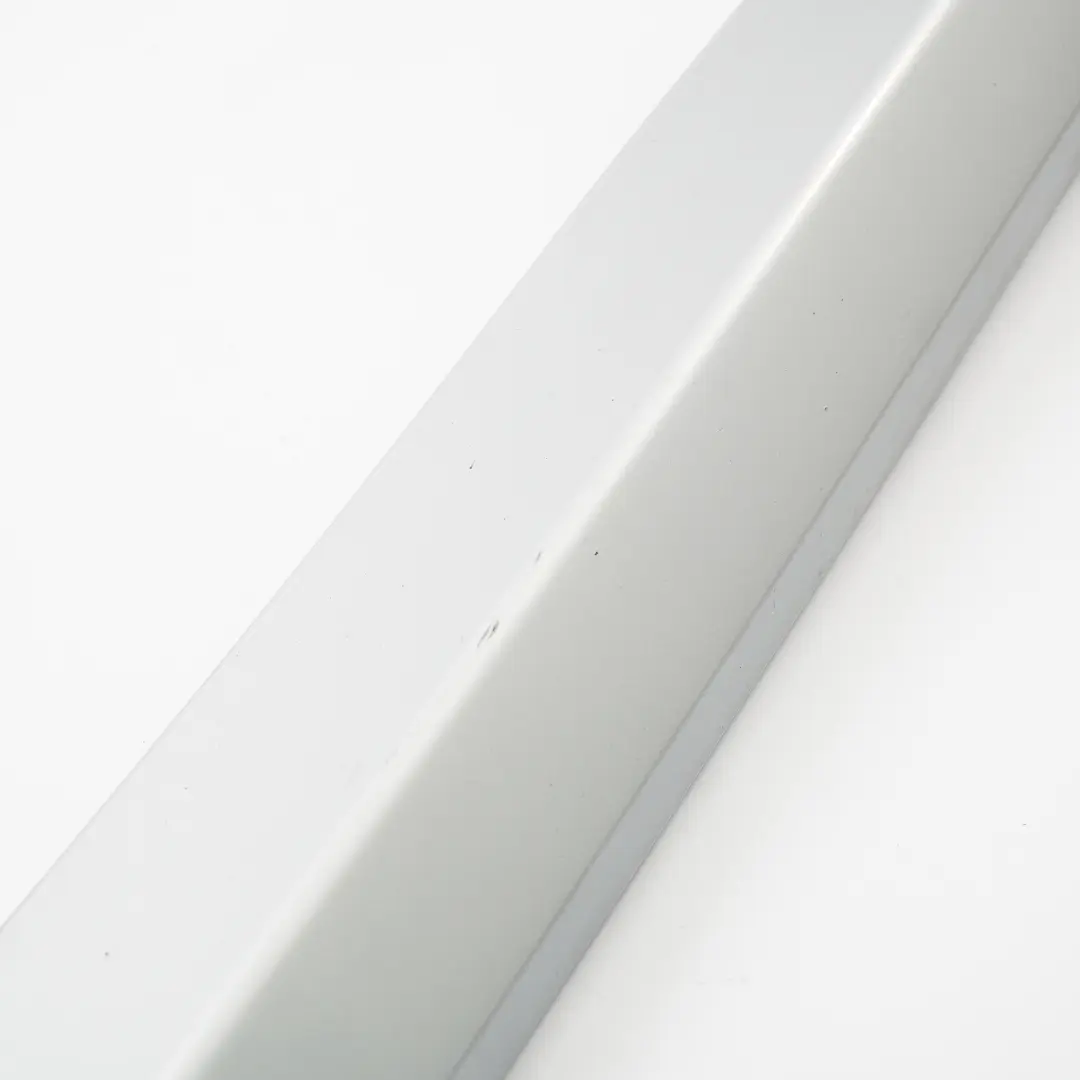 Moulure porte arrière droite Glacier Argent 8060274 pour BMW X1 F48 M Sport à propos du numéro de pièce 8067708 BMW X1 F48 M Sport Moulure porte arrière droite Glacier Argent 8060274 - SKU 8067708-GSB - Numéro de pièce 8067708