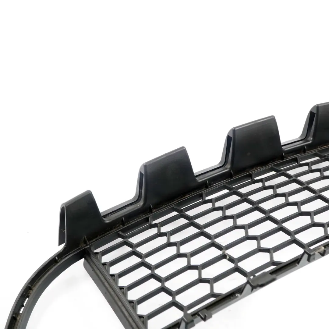 Parachoques Delantero Rejilla de Entrada Aire Panel Central para BMW F30 F31 con número de pieza 8068124 BMW F30 F31 Parachoques Delantero Rejilla de Entrada Aire Panel Central - SKU 8068124 - Número de pieza 8068124