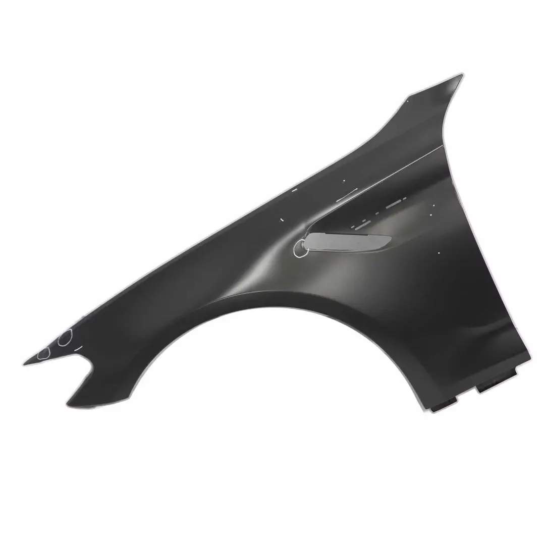 Panel Lateral Delantero Izquierdo Cubierta Frozen Dark Grey II P79 para BMW F90 M5 con número de pieza 8071597 BMW F90 M5 Panel Lateral Delantero Izquierdo Cubierta Frozen Dark Grey II P79 - SKU 8071597-FDG - Número de pieza 8071597