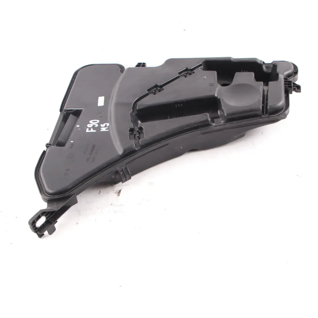 Zbiornik Zbiorniczek Spryskiwaczy do BMW F90 M5 o numerze 8071739 BMW F90 M5 Zbiornik Zbiorniczek Spryskiwaczy - SKU 8071739 - Numer Części 8071739