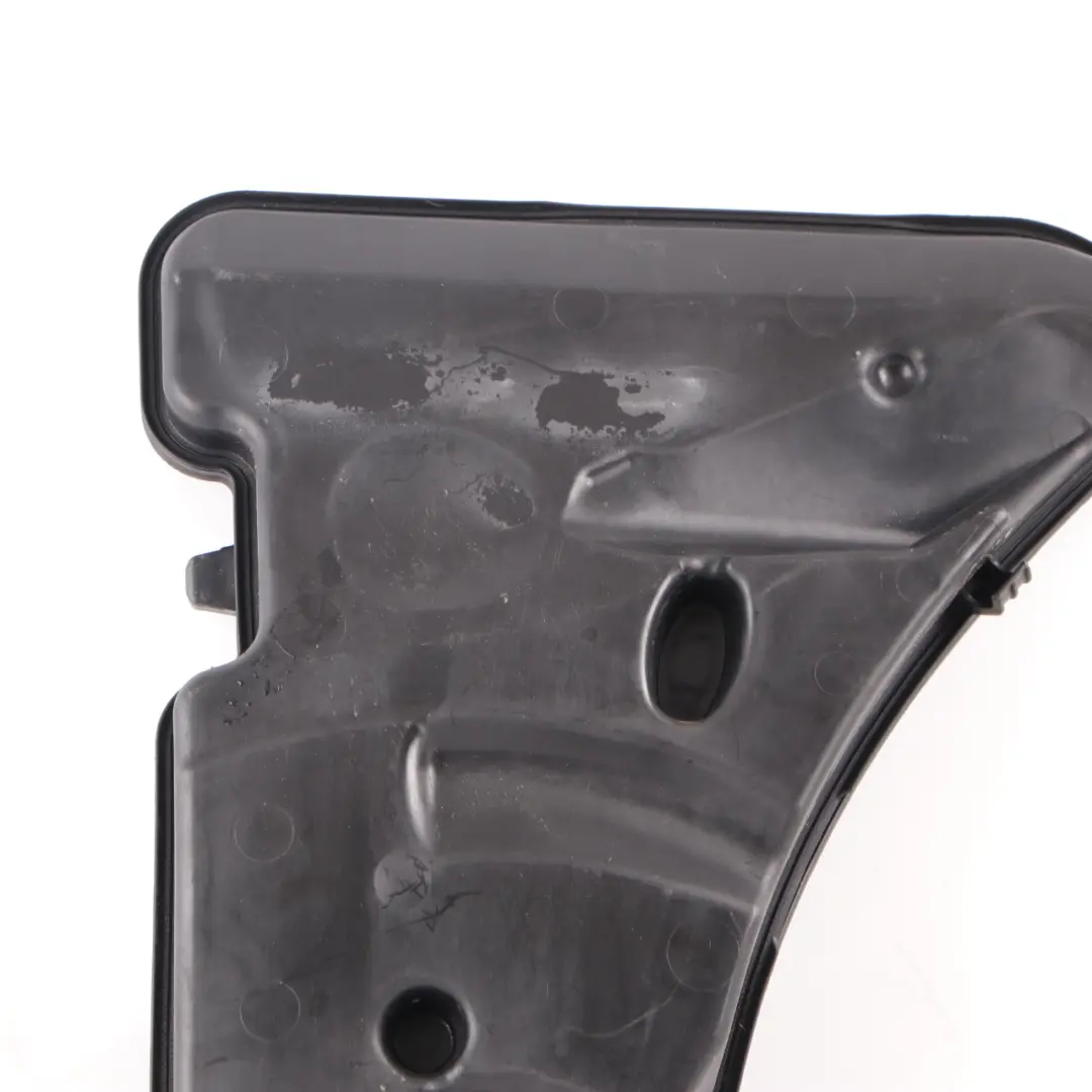 Zbiornik Zbiorniczek Spryskiwaczy do BMW F90 M5 o numerze 8071739 BMW F90 M5 Zbiornik Zbiorniczek Spryskiwaczy - SKU 8071739 - Numer Części 8071739