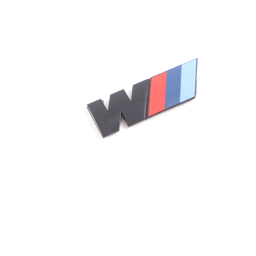 Emblema Scritta Posteriore Portellone Logo M5 per BMW F90 M5 con numero di parte 8078714 BMW F90 M5 Emblema Scritta Posteriore Portellone Logo M5 - SKU 8078714 - Numero di parte 8078714