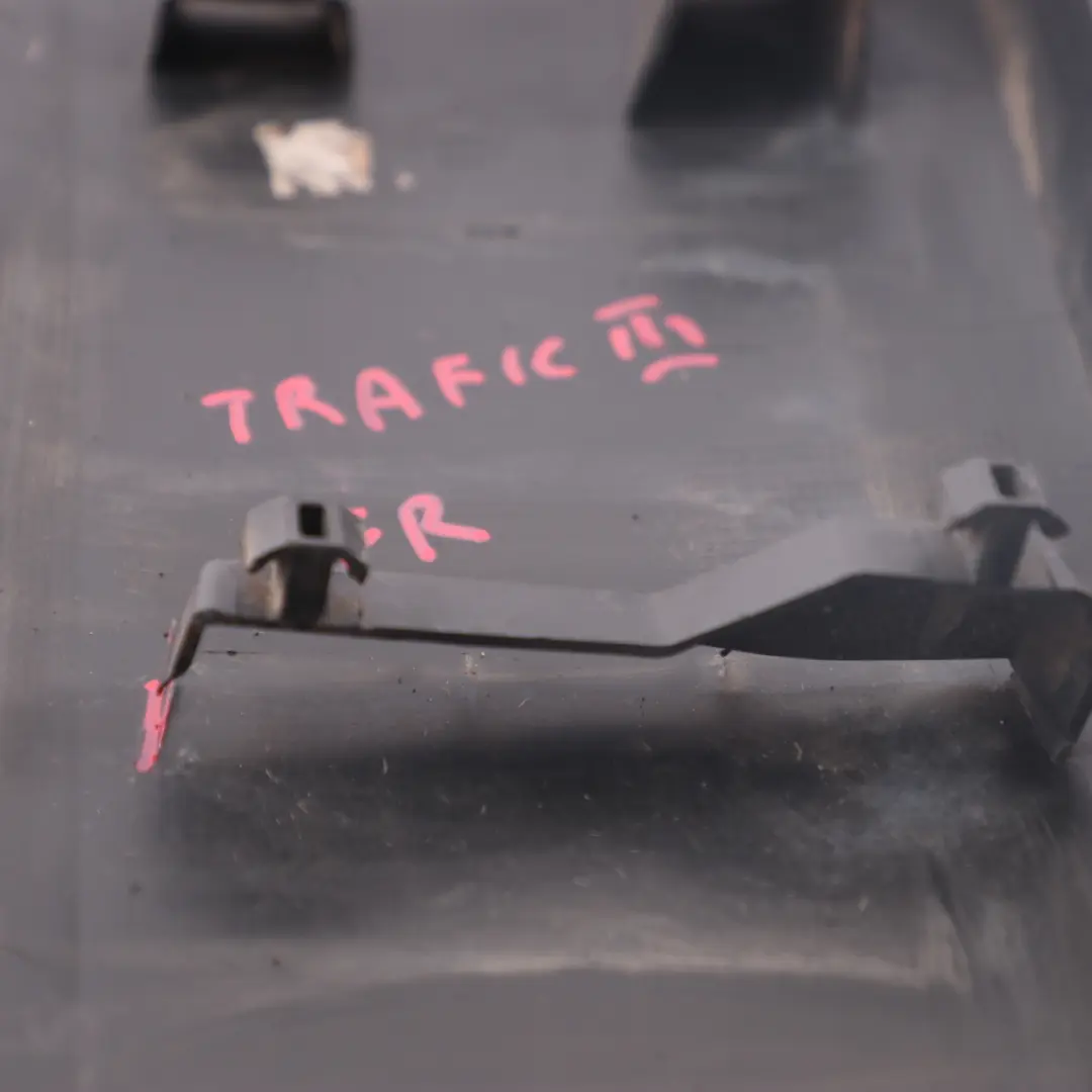 Mk3 Fronttürleiste Rechts Zierleiste Abdeckung für Renault Trafic mit Teilenummer 808200752R Renault Trafic Mk3 Fronttürleiste Rechts Zierleiste Abdeckung - SKU 808200752R-1 - Teilenummer 808200752R