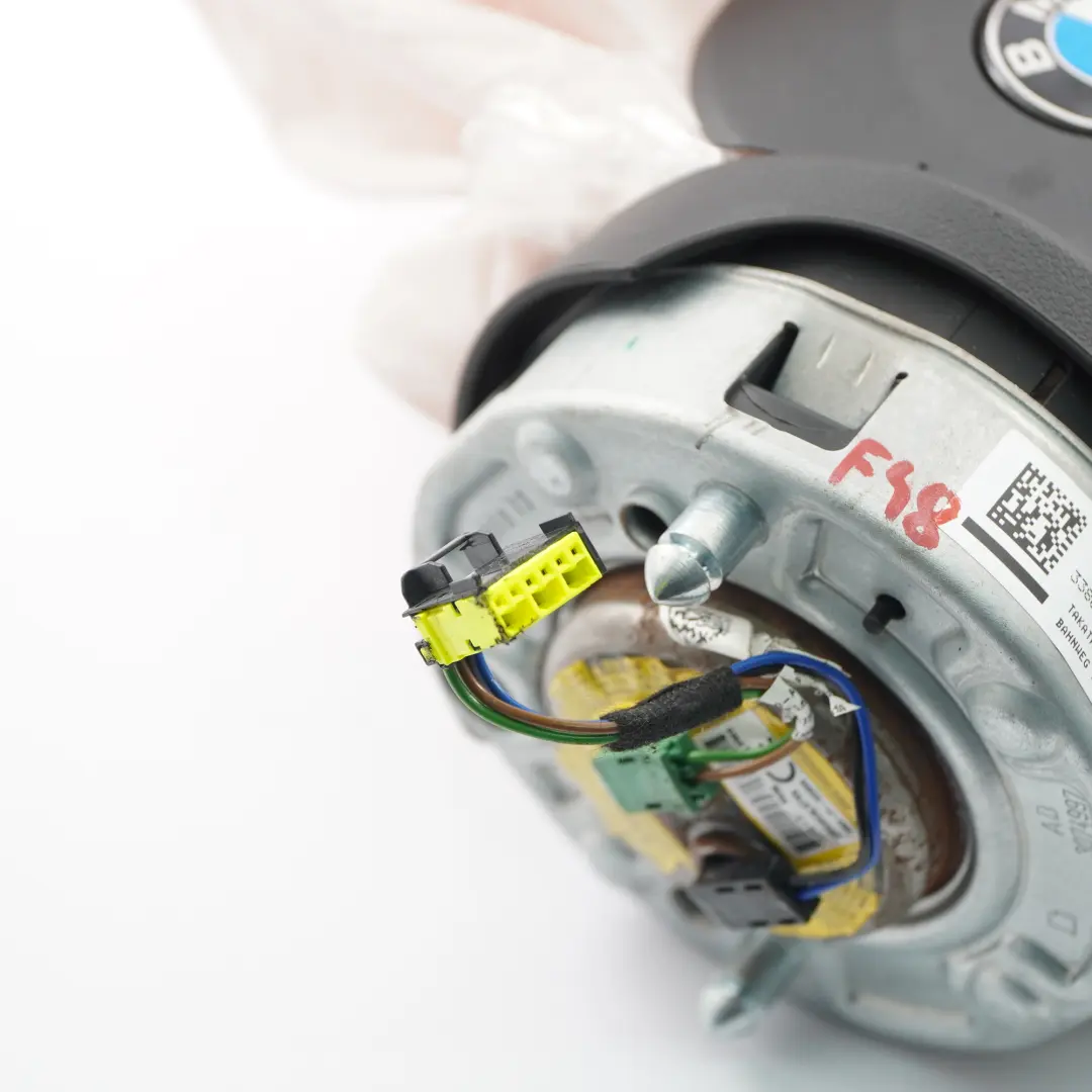 Driver's Side Steering Wheel Air Module DAMAGED to BMW F45 X1 F48 M Sport with Part number 8092481 BMW F45 X1 F48 M Sport Driver's Side Steering Wheel Air Module DAMAGED - SKU 8092481-1 - Part number 8092481