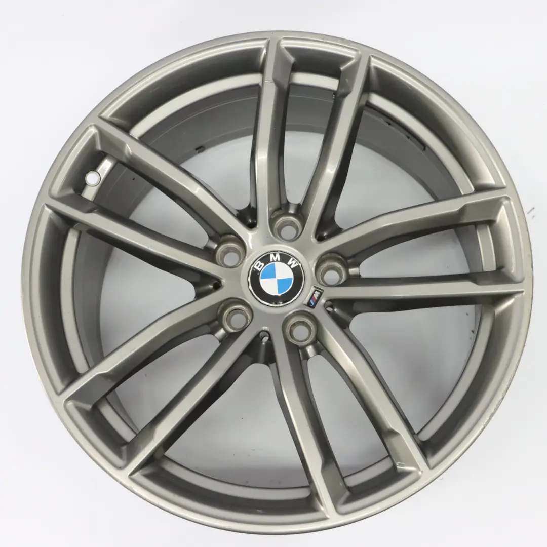 Cerchio lega posteriore grigio ferrico 18" 9J Doppie razze 662M per BMW G30 con numero di parte 8093406 BMW G30 Cerchio lega posteriore grigio ferrico 18" 9J Doppie razze 662M - SKU 8093406-2 - Numero di parte 8093406